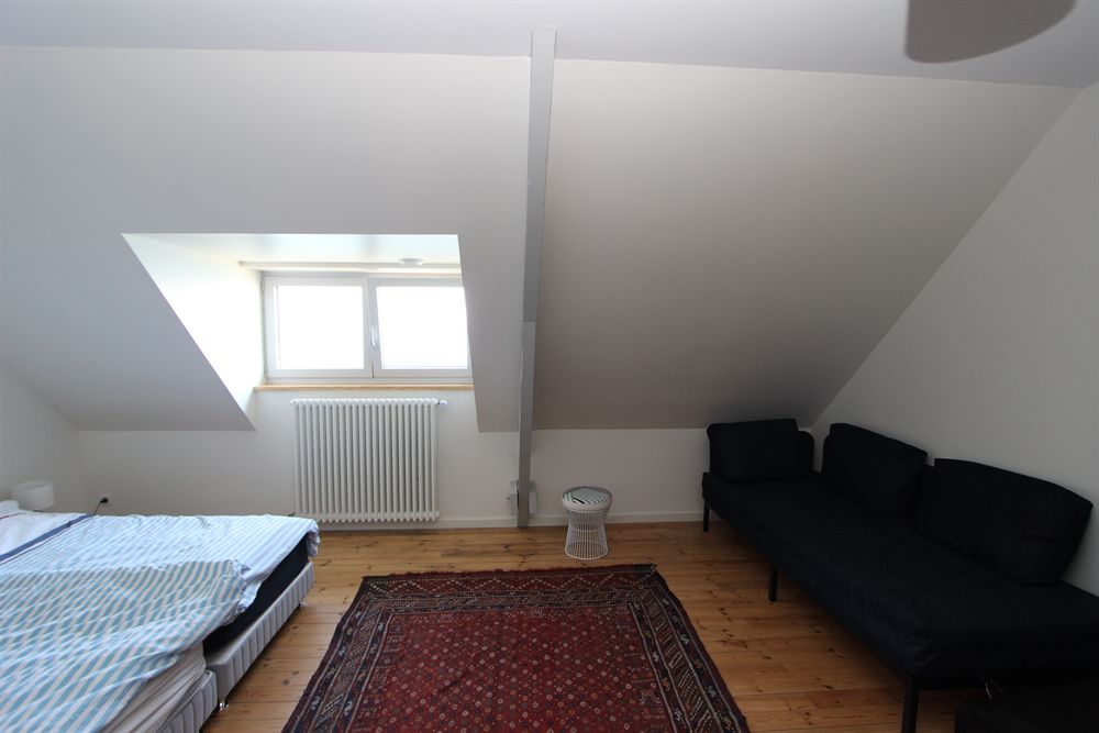 Chambre 2, 2e étage — le coin banquette